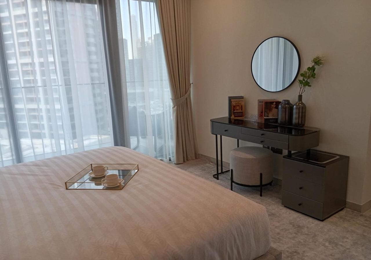 Apartment Bespoke Homes - Luxury 1br In High Floor With Stunning Canal Views Dubai