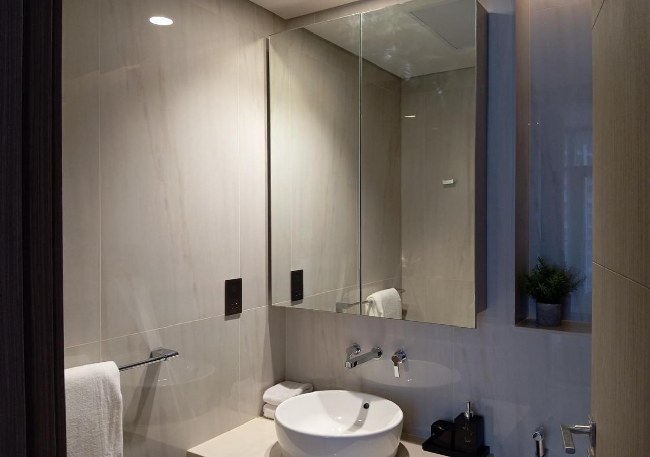 Bespoke Homes - Luxury 1br In High Floor With Stunning Canal Views